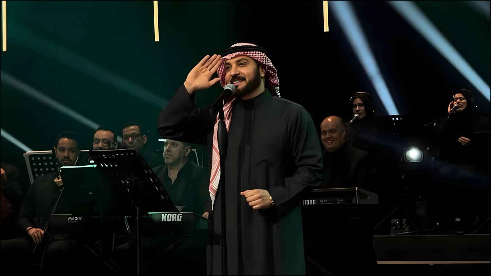 عزنا بطبعنا.. السعوديون يحتفلون باليوم الوطني الـ95 .. والنجوم يغنون وطنهم بأجمل الأغاني